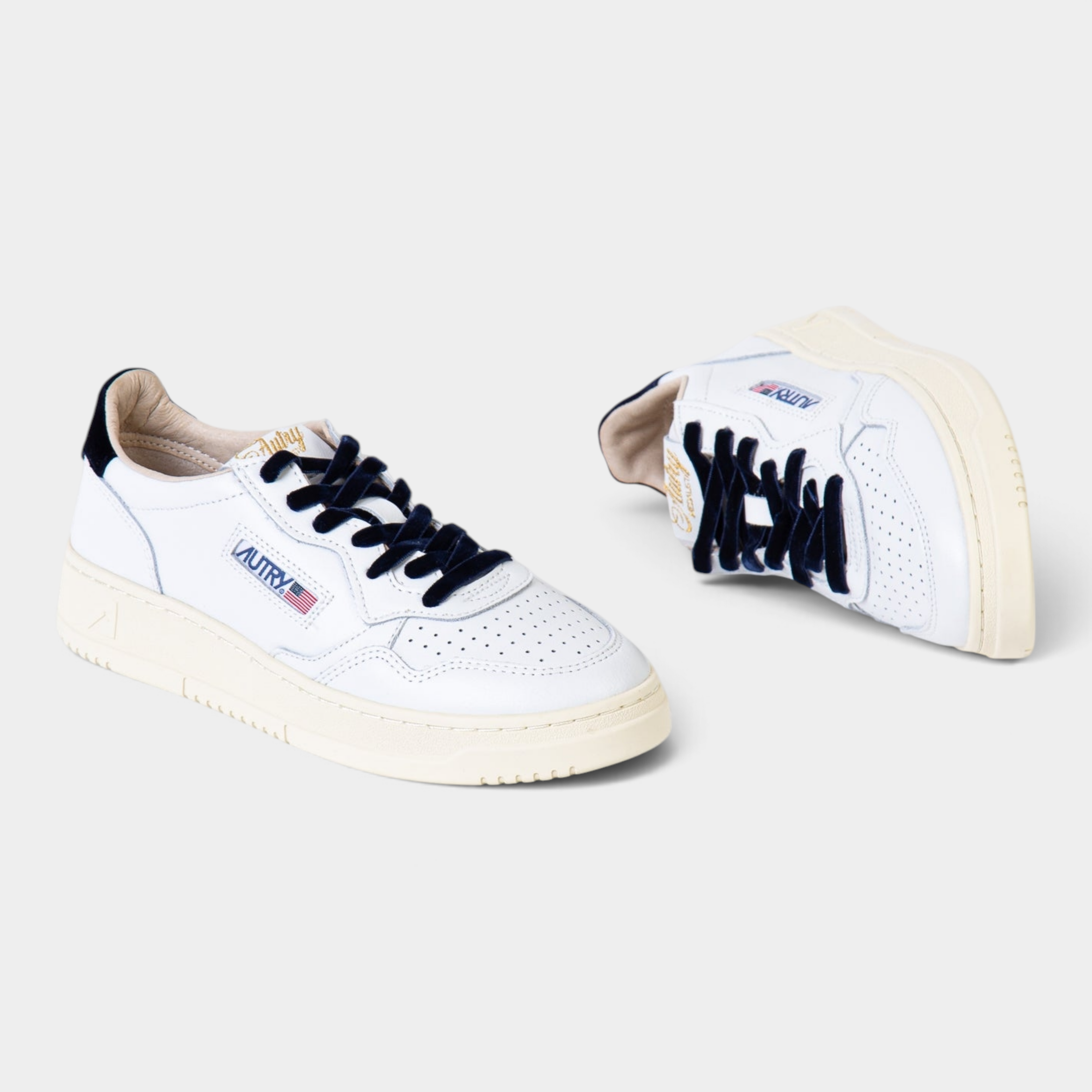 Autry Sneakers Medalist in pelle bianca e dettagli in velluto - Blu