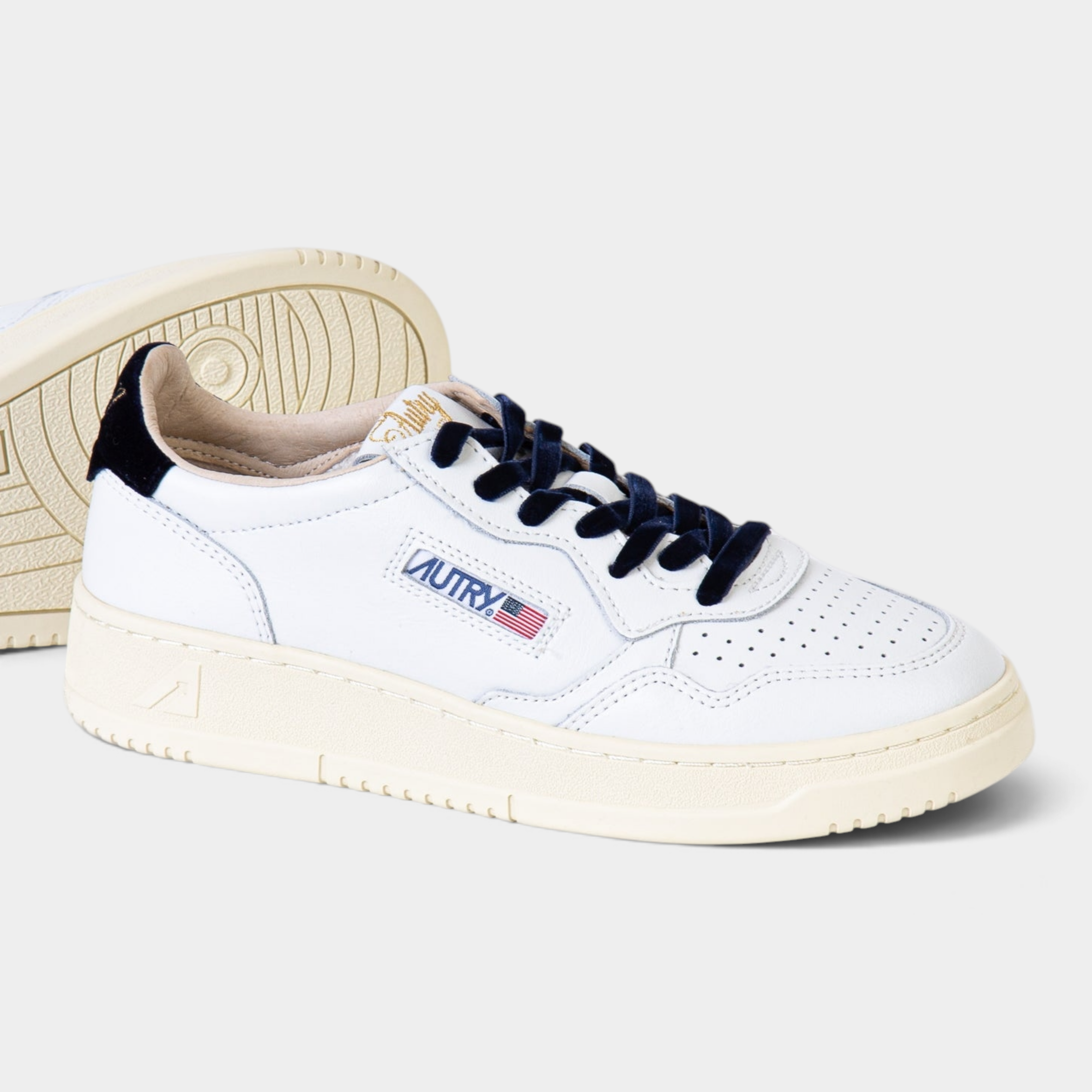Autry Sneakers Medalist in pelle bianca e dettagli in velluto - Blu