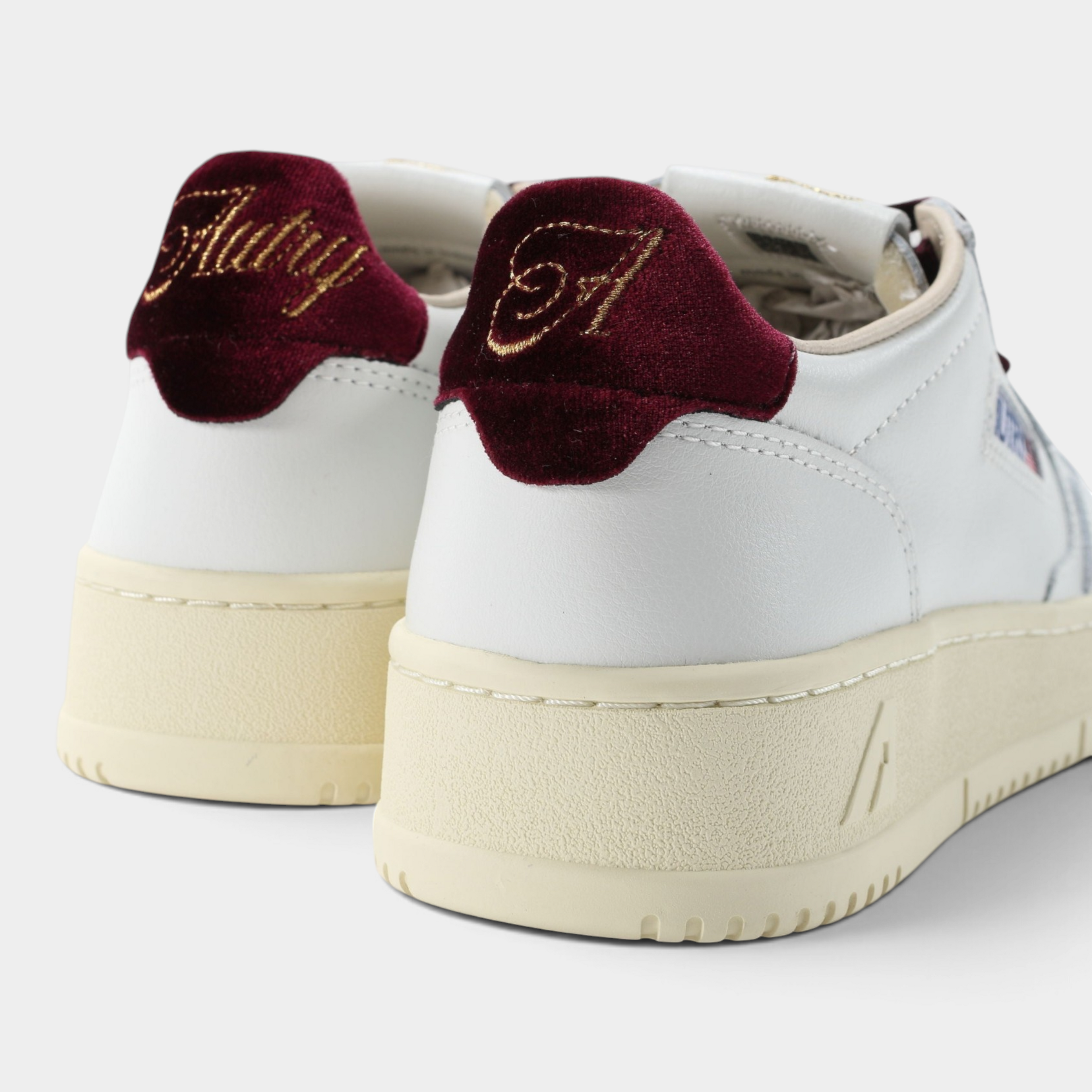 Autry Sneakers Medalist in pelle bianca e dettagli in velluto - Bordeaux
