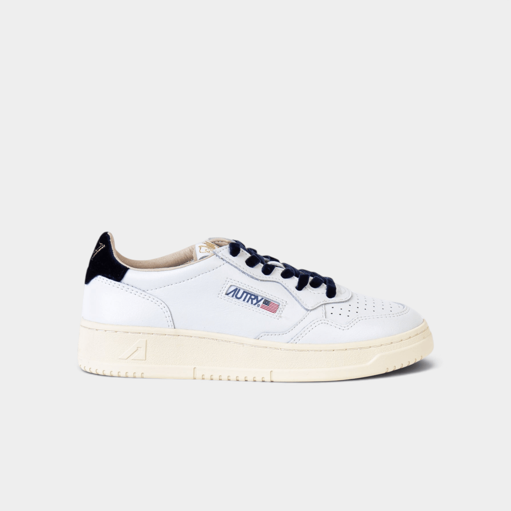 AUTRY - Autry Sneakers Medalist in pelle bianca e dettagli in velluto - Blu/8 - Hubert Humangoods