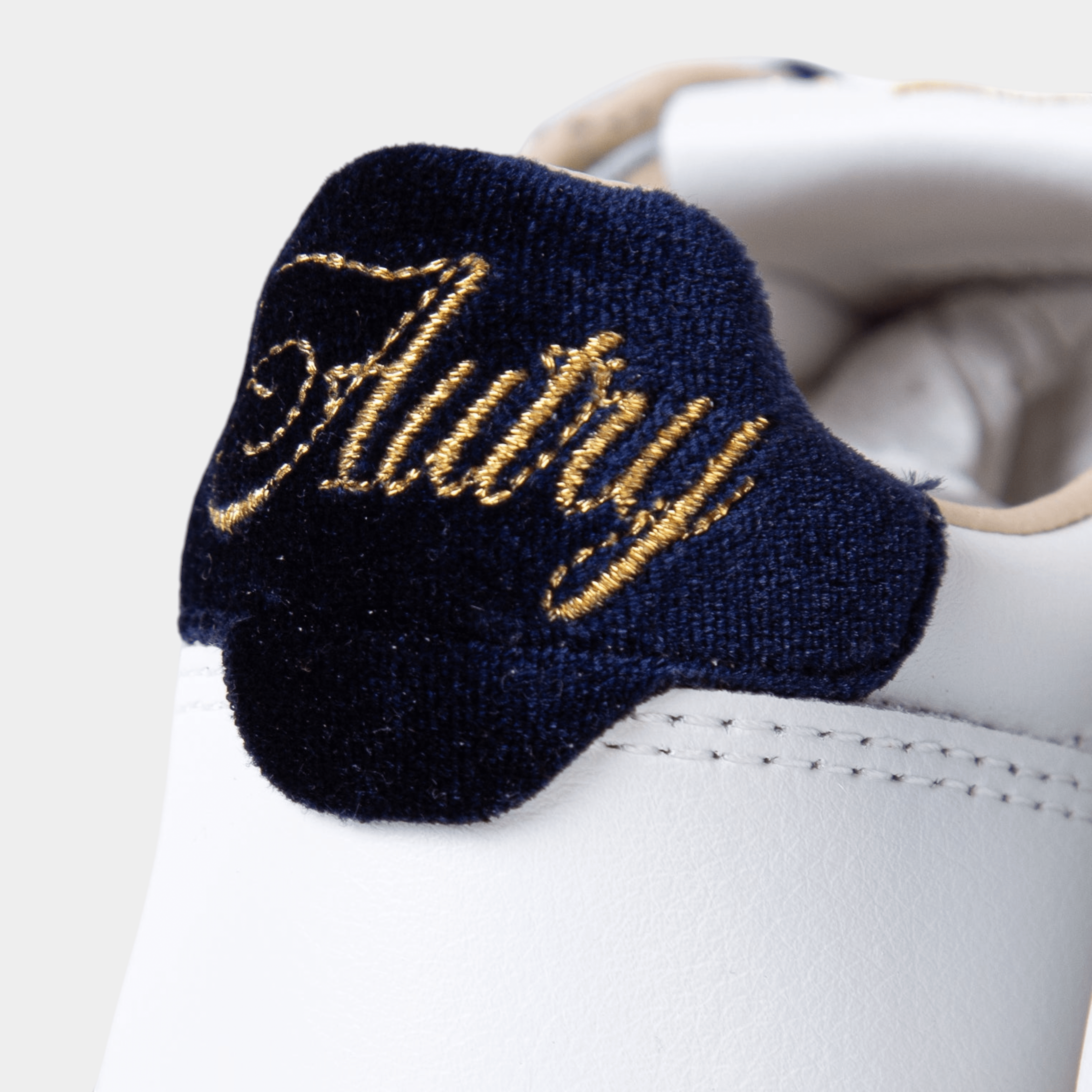 AUTRY - Autry Sneakers Medalist in pelle bianca e dettagli in velluto - Blu/5 - Hubert Humangoods