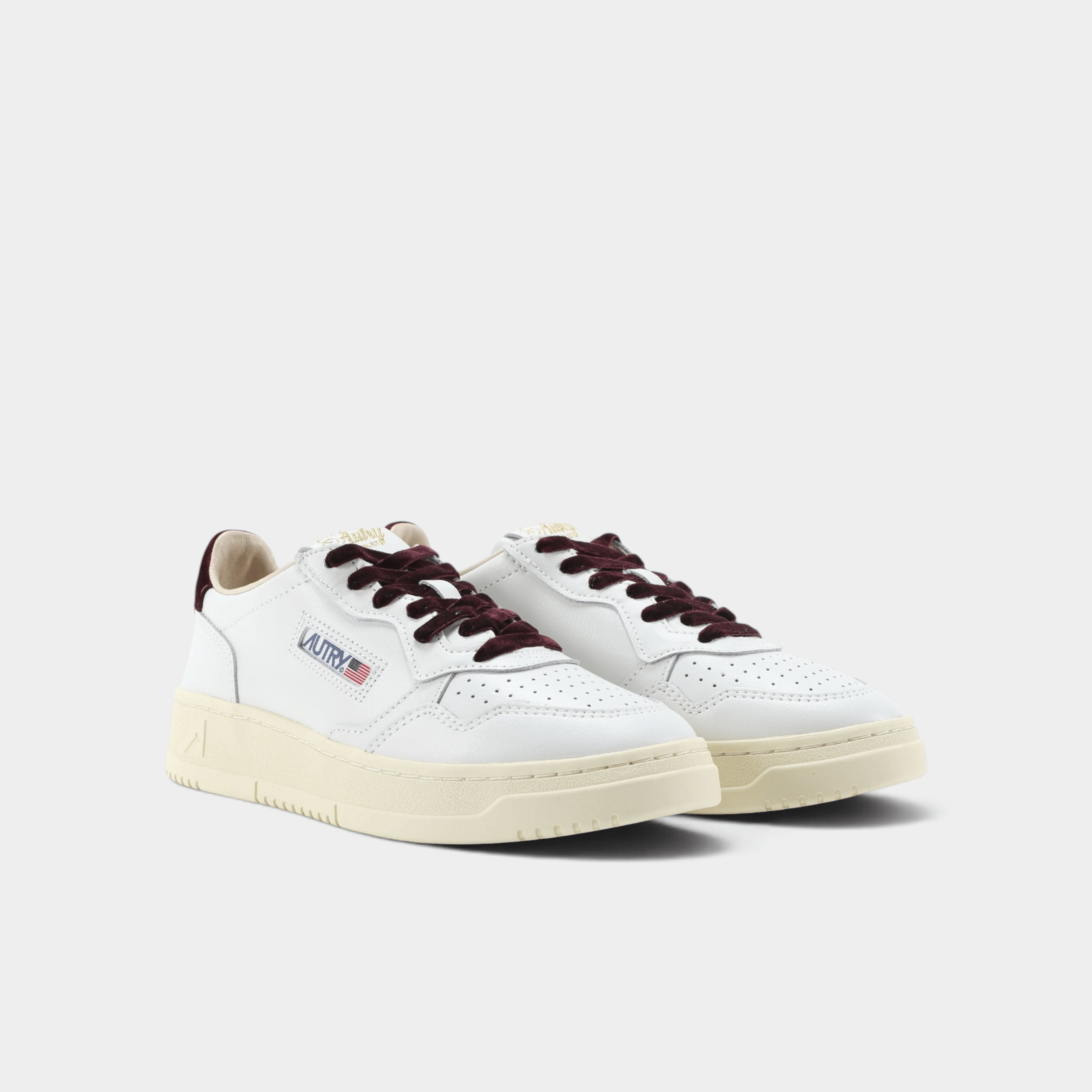 AUTRY - Autry Sneakers Medalist in pelle bianca e dettagli in velluto - Bordeaux/2 - Hubert Humangoods