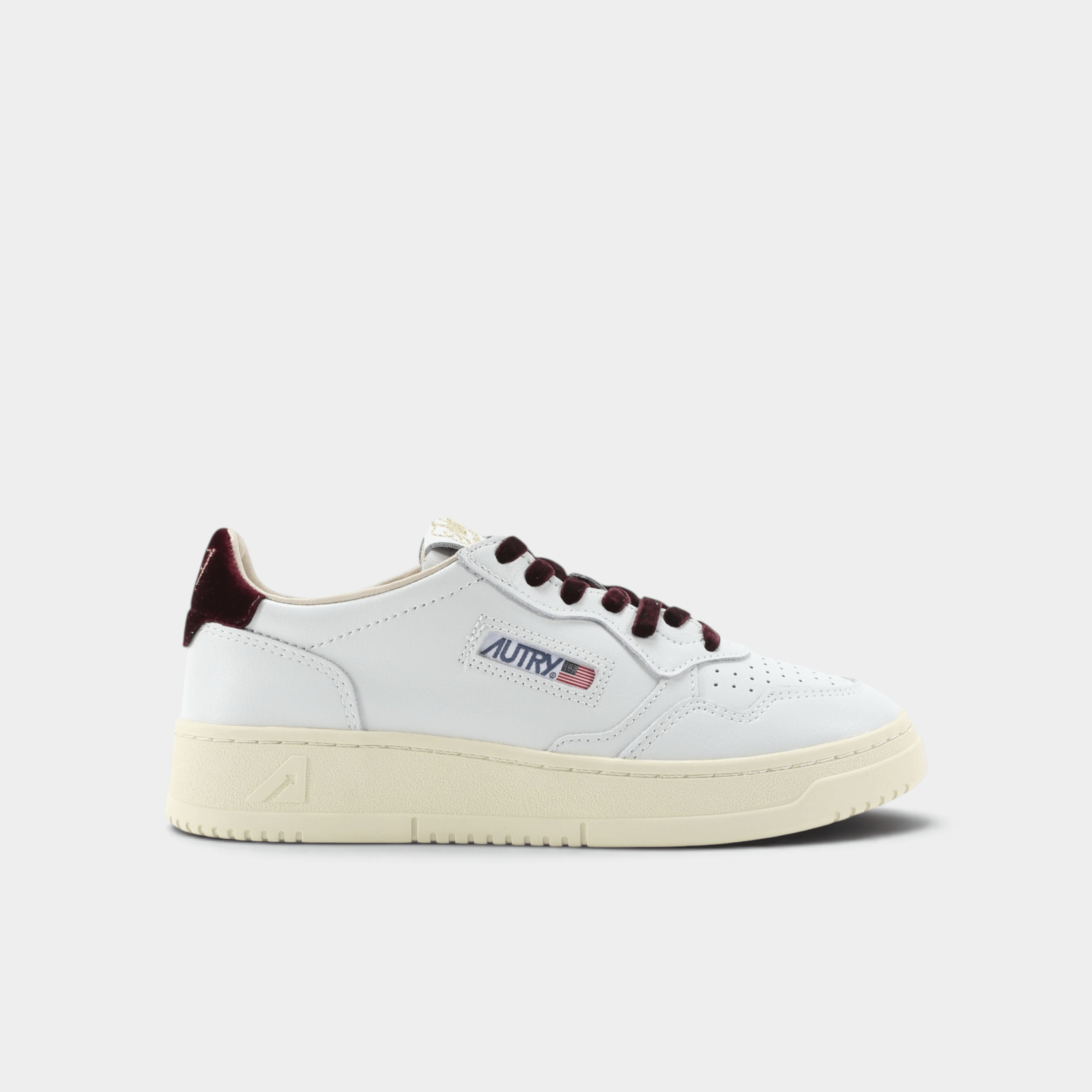 AUTRY - Autry Sneakers Medalist in pelle bianca e dettagli in velluto - Bordeaux/1 - Hubert Humangoods