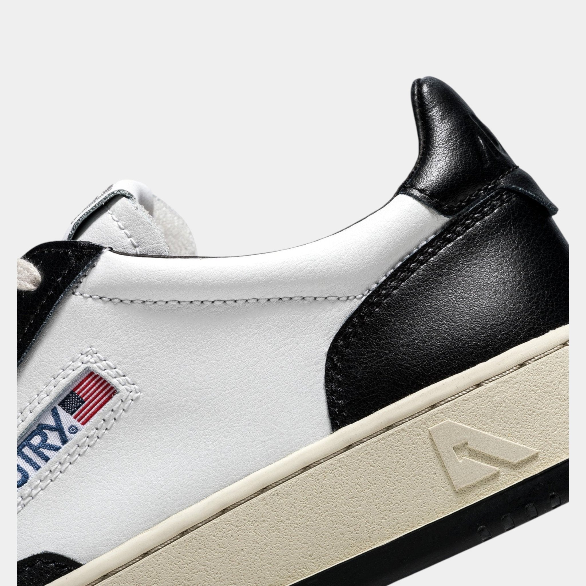 AUTRY Autry Sneakers Medalist in pelle - Bianco/Nero - Hubert Humangoods