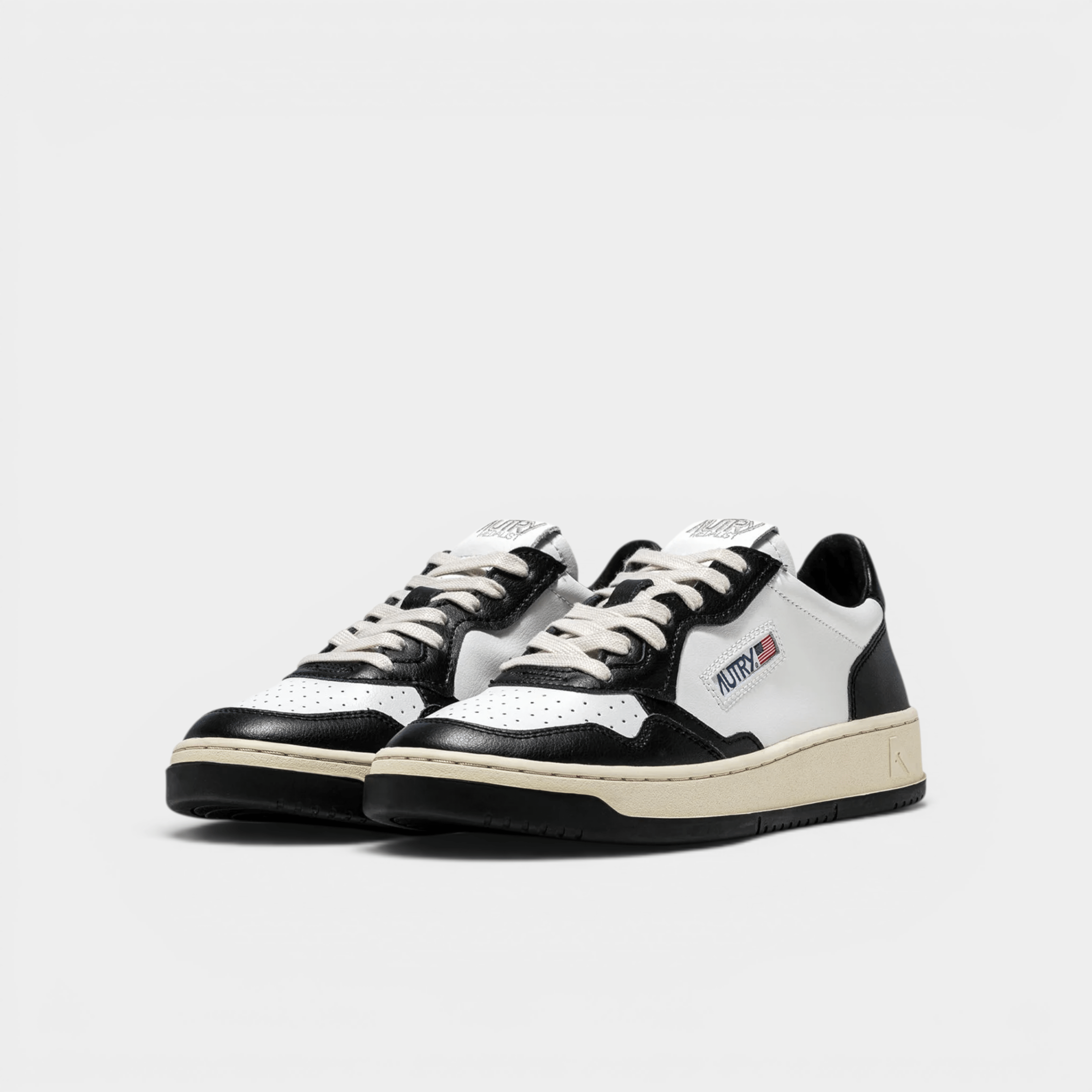 AUTRY - Autry Sneakers Medalist in pelle Bicolore - Bianco e Nero/2 - Hubert Humangoods