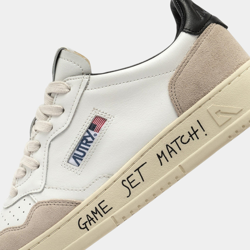 Autry Sneakers Medalist in pelle e sude con Lettering - Bianco/Nero